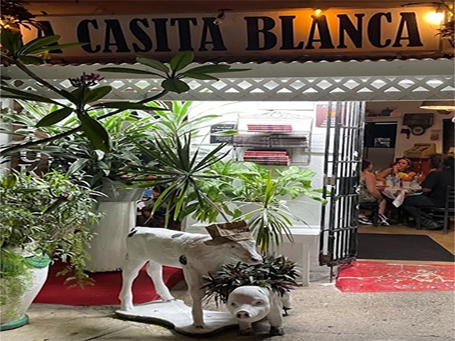 fine dining at La Casita Blanca