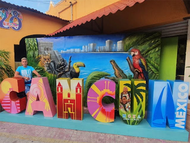 cancun sign outside Restaurante Benazuza