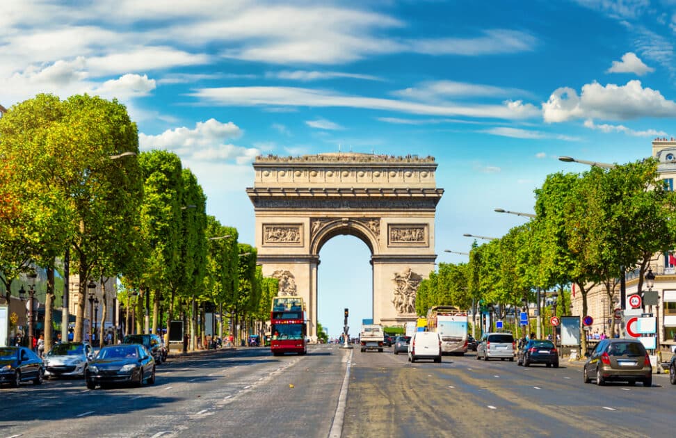  Arc de Triomphe Gay Paris Guide