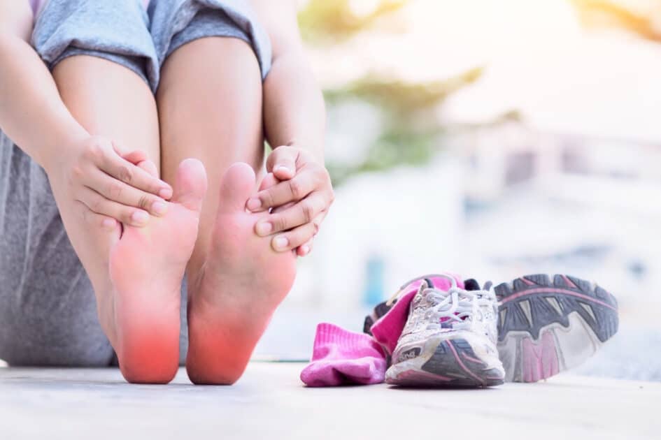 Plantar fasciitis causes heel pain and foot discomfort. Exercise or running is to blame.
